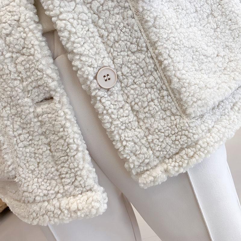Пушистый и уютный жилет-кардиган из овечьей шерсти для женщин с карманами