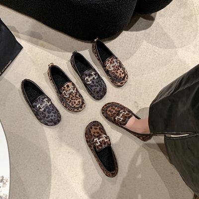 Весна и Осень Новые Тупой Носок Цепочка Рукав Женская Обувь Плоская Подошва Мода Повседневная Большой Размер Мелкий Вырез Одинарная Хлопковая Обувь Женская