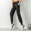 Женские быстросохнущие спортивные брюки-джоггеры с затягивающимся шнурком на талии и боковыми карманами — облегающий крой, дышащая смесь полиэстера для бега и тренировок