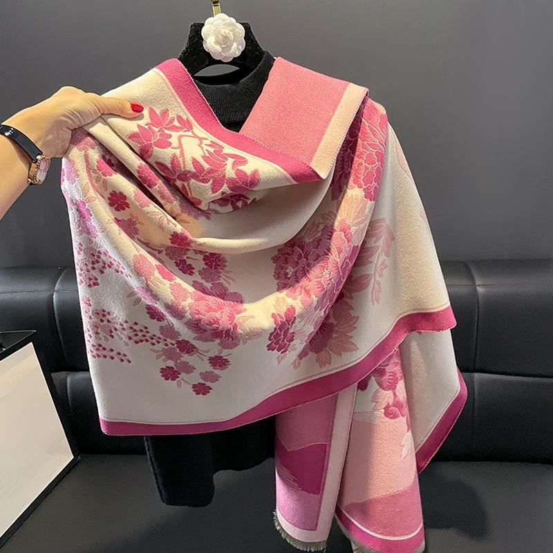 Winter Office Imitation Cashmere Blanket Warm Shawl Send Mother Retro Flower Air-conditioned Room Scarf Woman