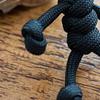 Брелок из плетеной веревки Солдат-скелет Подвеска для рюкзака Брелок с дизайном шлема Портативный легкий брелок