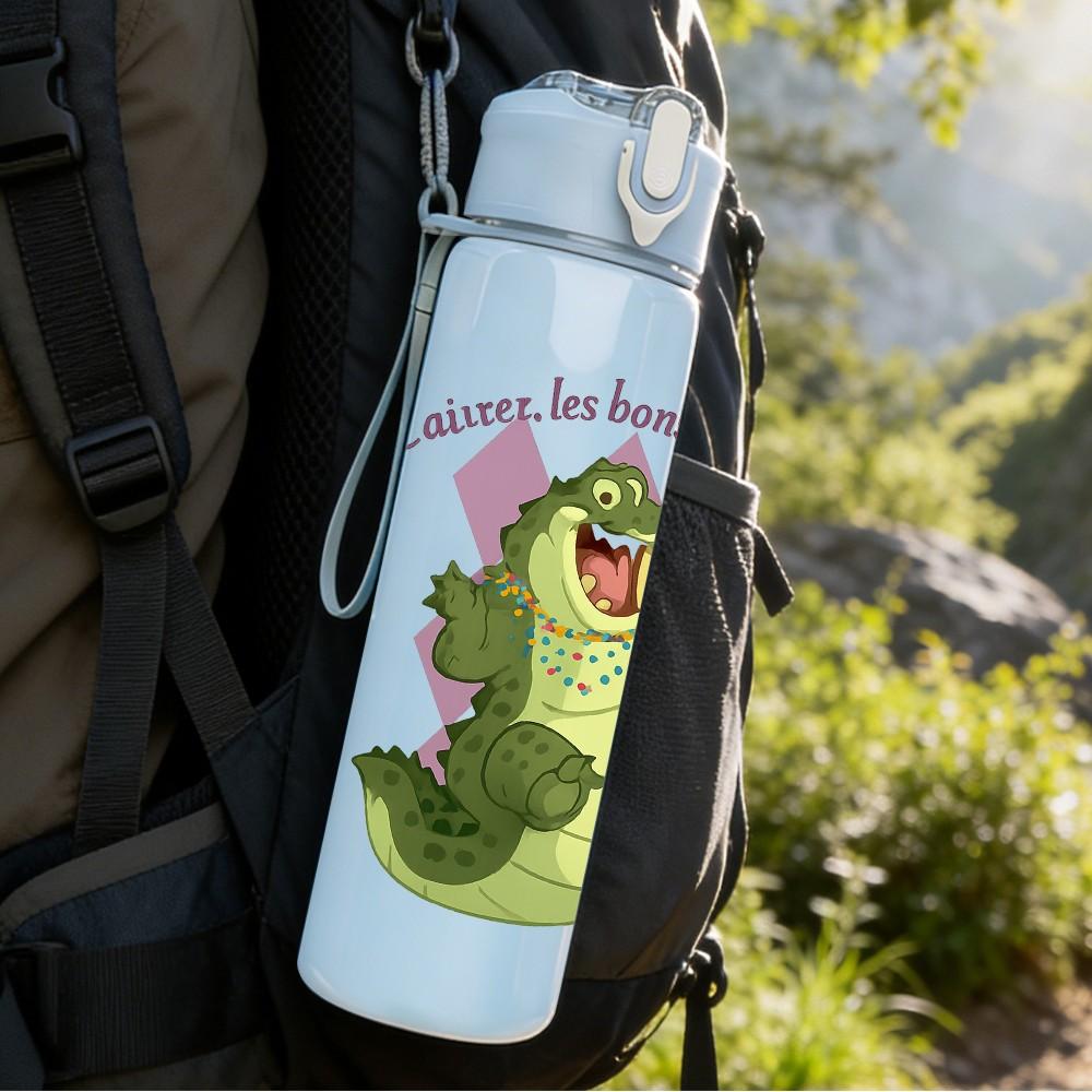 1PC Crown Crocodile Illustration 750ml Color Plastic Sports Water Bottle Leakproof Flip Straw Lid Suitable for Sports Office Home Use