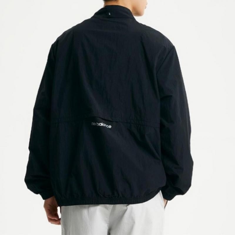 New Balance Jacket  C28   Nbnae2a013 19 Uni Ess Lightweight Windbreaker