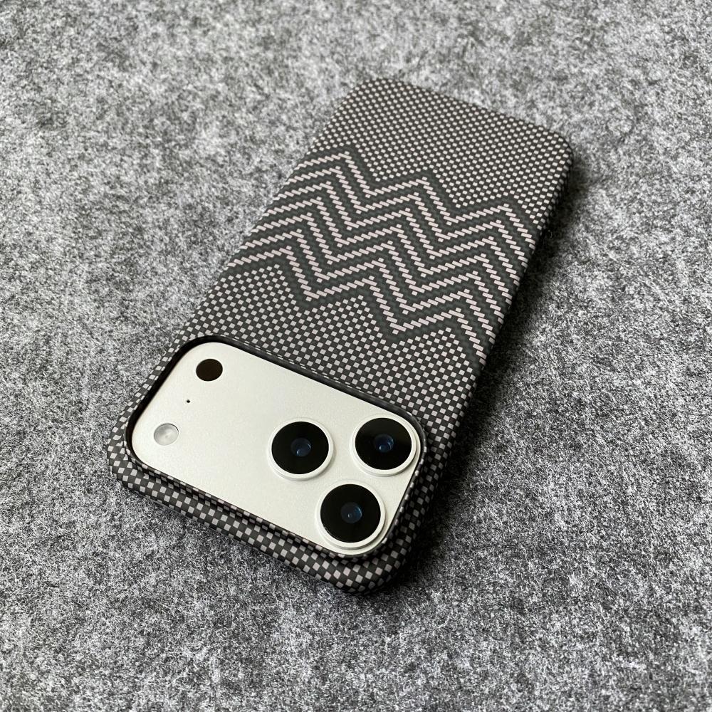 Ультратонкий Безрамочный PC Чехол из Углеродного Волокна для Телефона iPhone 17 Air 16 15 14 13 12 Plus Pro Max Бампер с Текстурой Kevlar