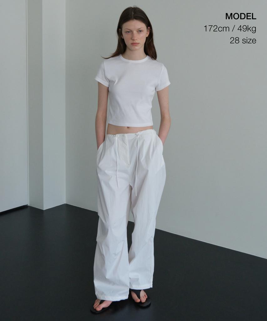 Musinsa Standard Woman Women'S Parachute Pants [White]