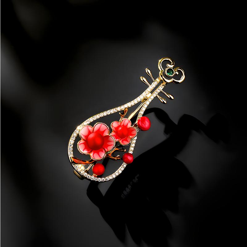 Ancient-style Flower Pipa Plum Blossom Brooch, High-end Feminine Elegance, Exquisite Brooch, Retro Niche Brooch
