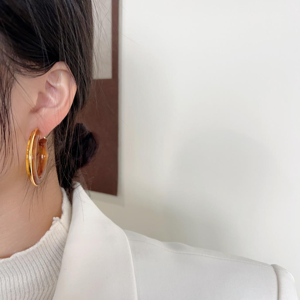 Temperament Large Circle Earrings Women'S Acrylic Retro High-End Stud Earrings Exaggerated Earrings Hipster Versatile Personalized Earrings