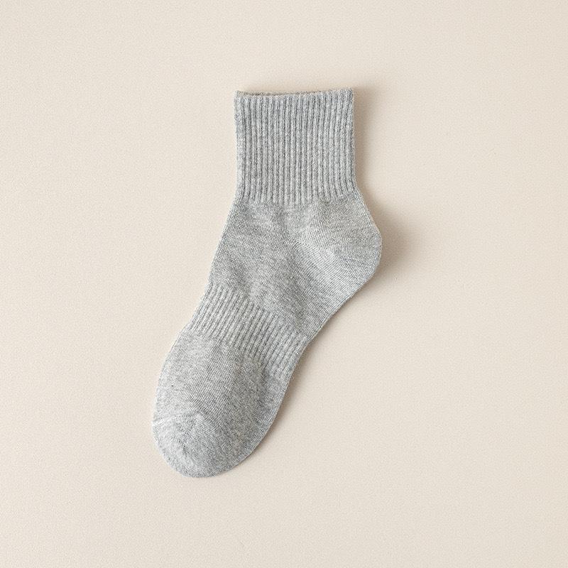 Мужские носки средней длины из однотонного хлопка — черно-белые, дезодорирующие и впитывающие пот спортивные носки для мальчиков.