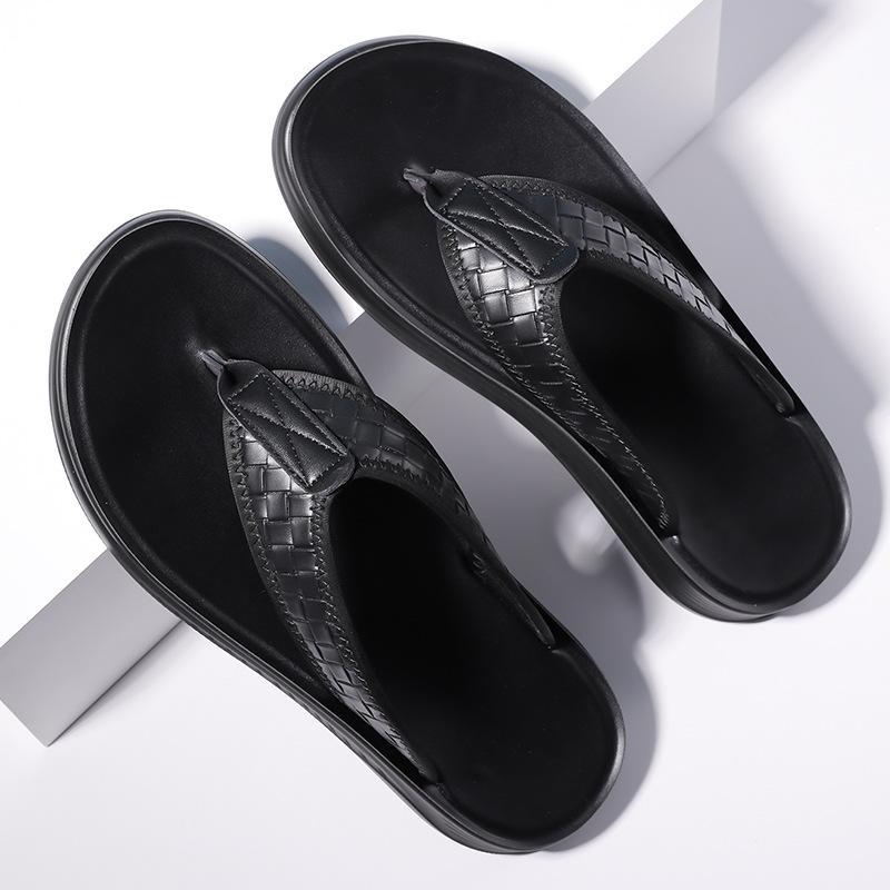 Мужские тапочки, летние, новые, легкие, роскошные, с мягкой подошвой, шлепанцы, для улицы, персонализированные, трендовые сандалии, модные, плетеные, пляжная обувь