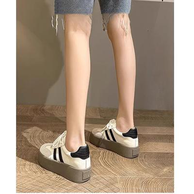 Кожаная внутренняя часть для увеличения роста, тренировочные туфли для женщин, маленькие белые туфли, весна и лето, новые толстые туфли на платформе, повседневная спортивная обувь для женщин