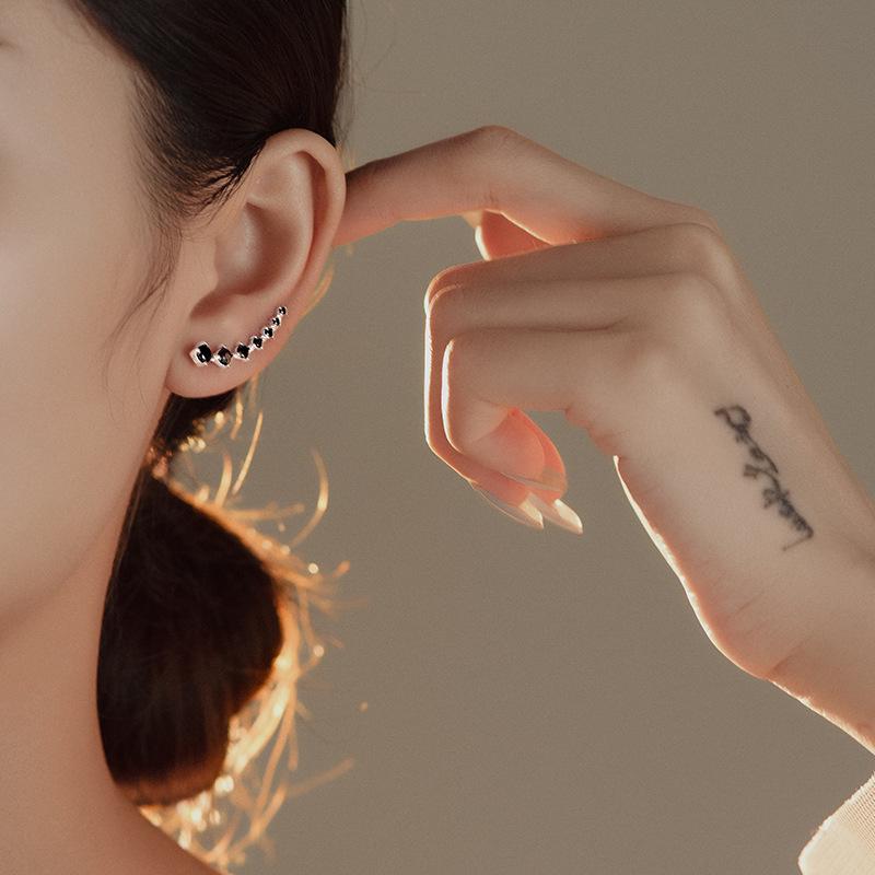 Серьги из серебра 925 пробы с цирконами Banyan Tree - Элегантные и стильные серьги-крючки для женщин