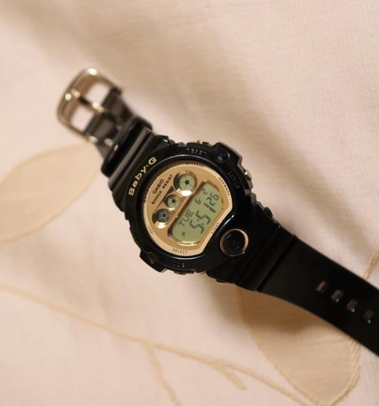Casio Черно-золотые часы BABY-G