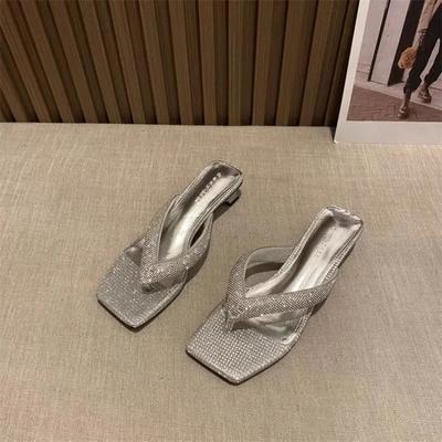 Модные шлепанцы на шпильке с бисквитами для женщин, шлепанцы с помпонами, модная обувь, новый дизайн, лето, 2024