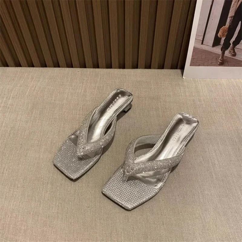 Новая летняя обувь со стразами, новые стильные простые многофункциональные шлепанцы со стразами, разработанные для женщин на высоком каблуке