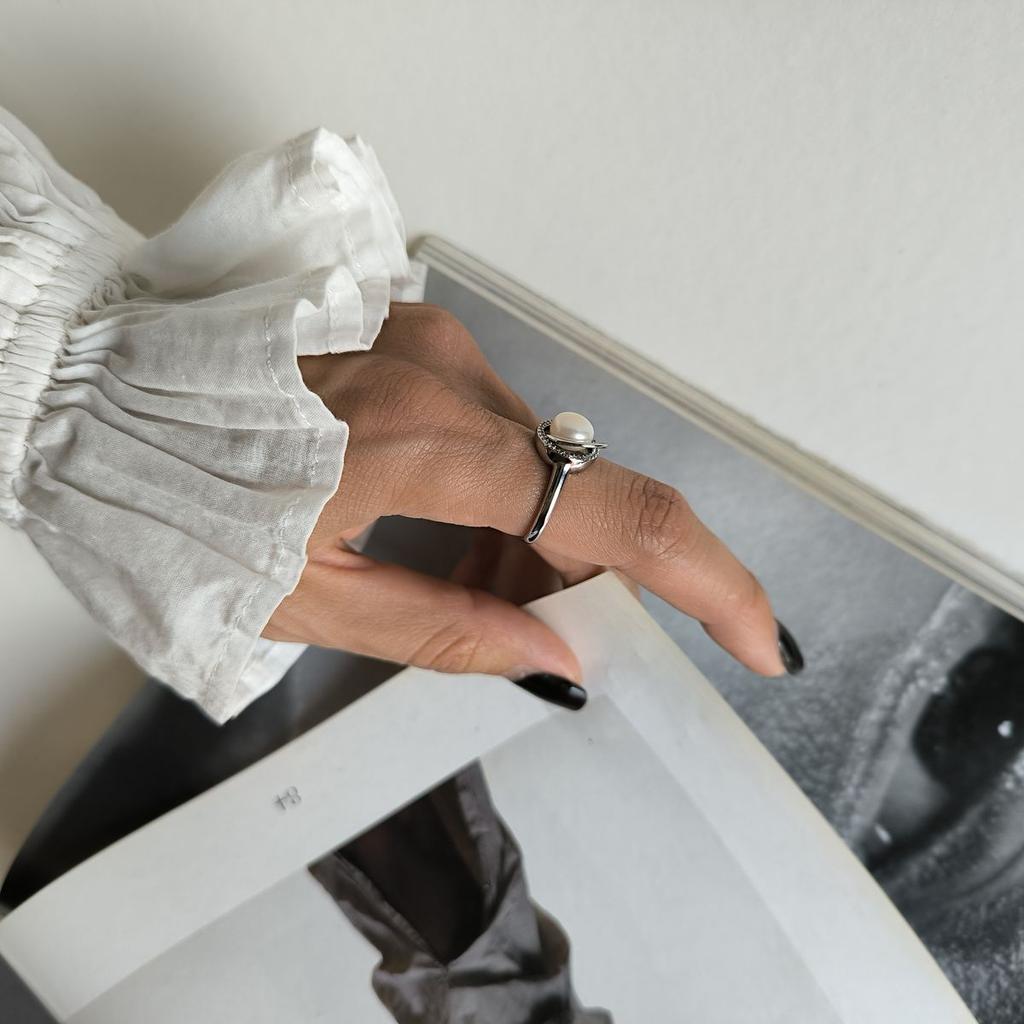 Серебряное кольцо с натуральным жемчугом, вес изделия 3,2 гр (2186571)