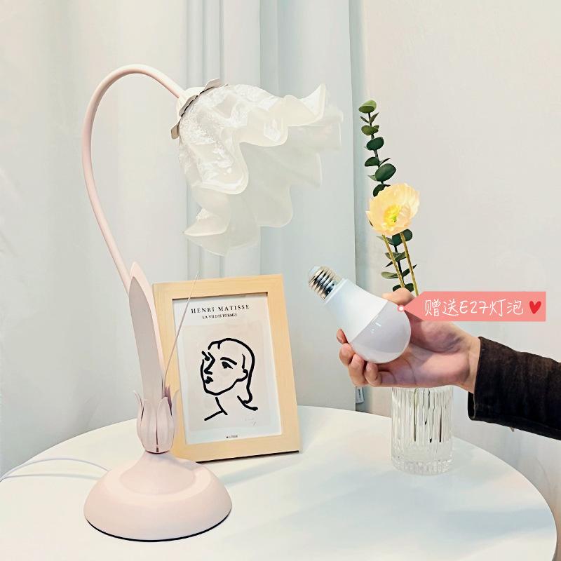 Корейская романтическая настольная лампа в виде цветка на прикроватной тумбочке, скандинавская атмосфера, настольная лампа для детской и женской спальни, декоративная лампа E27