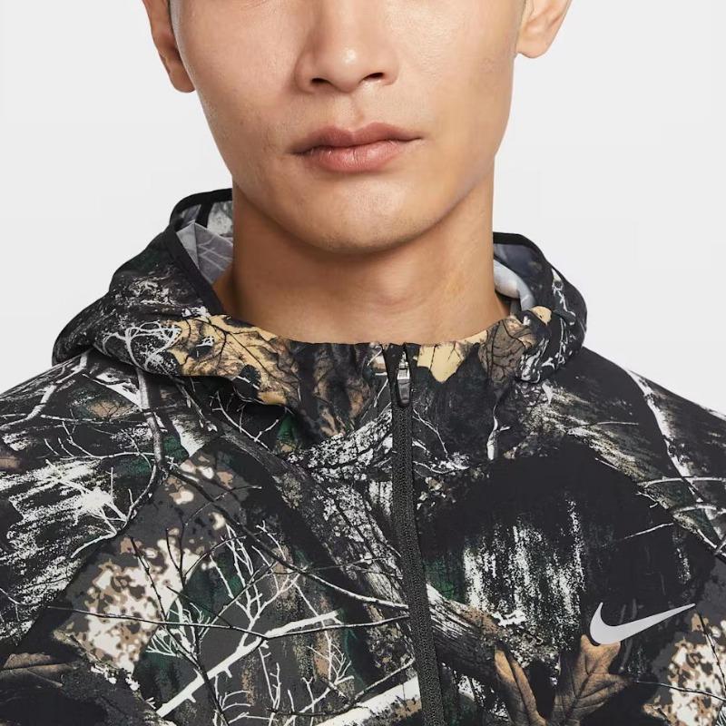 Nike Мужская беговая куртка Stride Dri-FIT RealTree Черная IO7768-060