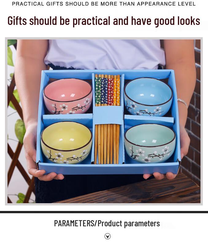 Подарочный набор столовой посуды из сине-белого фарфора