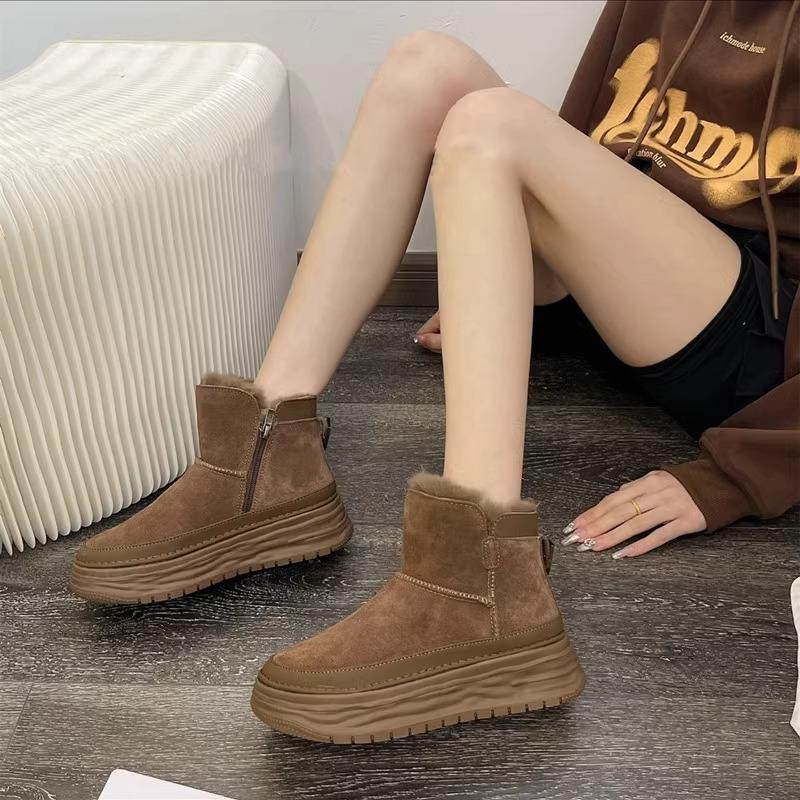 Женские зимние ботинки на толстой подошве 2024 года, новые, зимние, ретро, замшевые, модные и удобные, в иностранном стиле, пушистые, большие, хлопковые ботинки