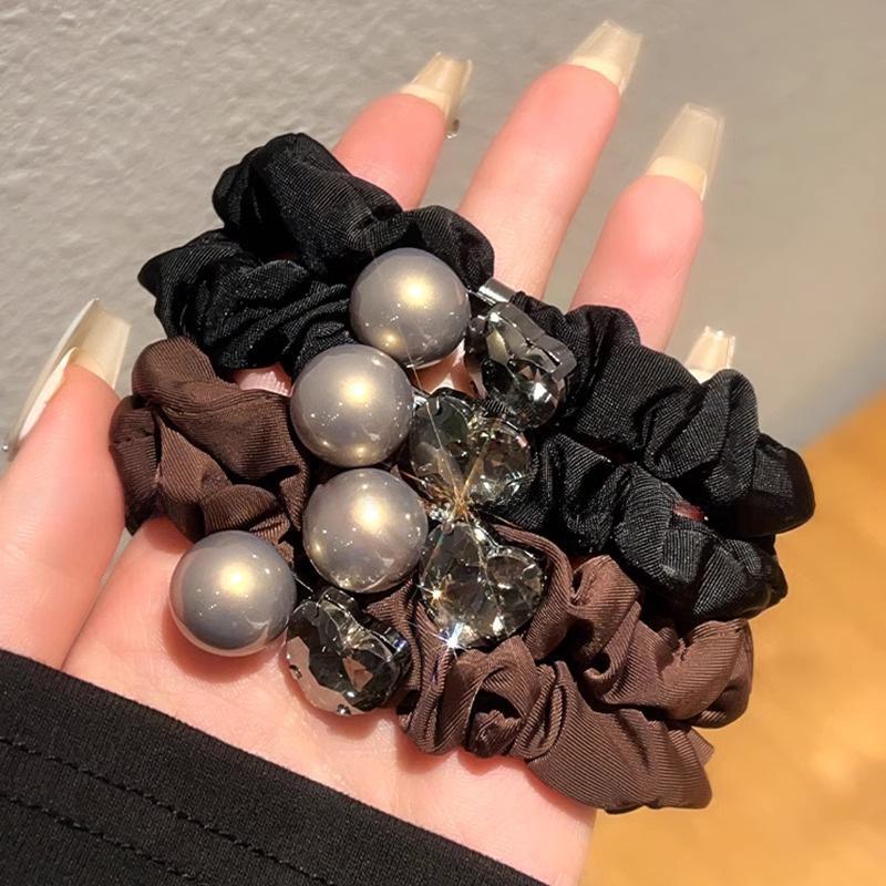 Элегантная резинка для волос со стразами и жемчугом — универсальная и стильная резинка для женщин