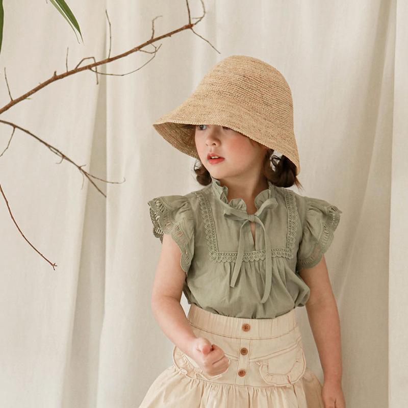 Летняя футболка для девочек с тонким кружевом и вышивкой, воротник-стойка, однотонная, дышащая, удобная футболка для детей среднего возраста