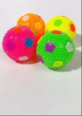 Pet Creative Luminous Soccer Toy Flash Bounce Ball Bite Sound Звуковая футбольная игрушка
