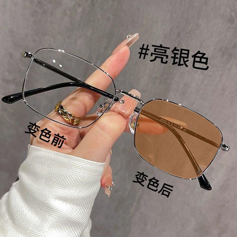 Photosensitive color-changing glasses for men and women can be matched with degrees of anti-blue light gold silk rim glasses frame Hong Kong wind m