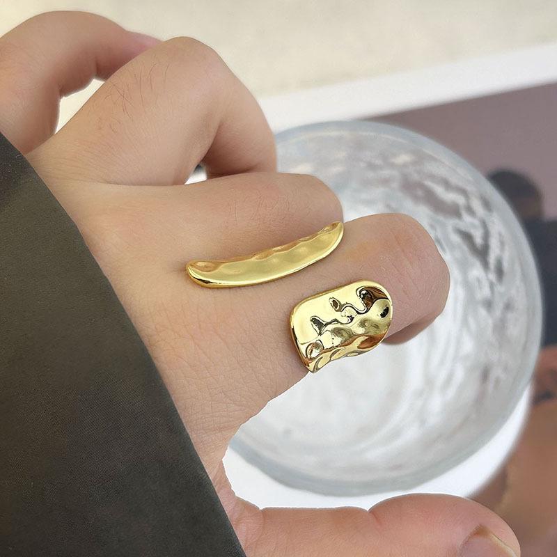 Light Luxury High End Irregular Hammer Pattern Ring  Exaggerated Metal Ring