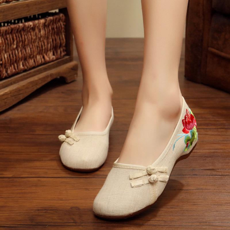 Старинные пекинские туфли из ткани с круглым носком и вышивкой — удобный этнический стиль для мам