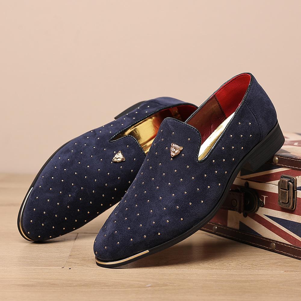 Мужская замшевая кожаная повседневная обувь Мужская мода Slip-on Rivets Вечерние свадебные туфли-лоферы Мокасины Мужские легкие удобные туфли на плоской подошве для вождения