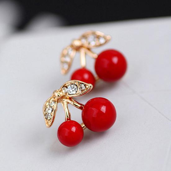 Женские серьги-гвоздики с красными вишневыми прозрачными стразами и бусинами в виде листьев