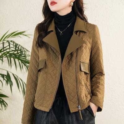 Бархатное и утолщенное пальто для женщин. Короткое осенне-зимнее новое хлопковое пальто с маленькой фигурой. Хлопковое пальто, маленькое хлопковое пальто, уменьшающее возраст.