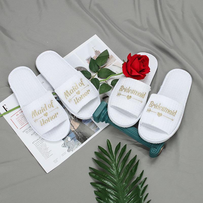 Fashion Wholesale Bride Shower Bride Wedding Decoration Bridesmaid Hen Party Spa Soft Slippers Ladies Bachelorette Party Supplies Gift