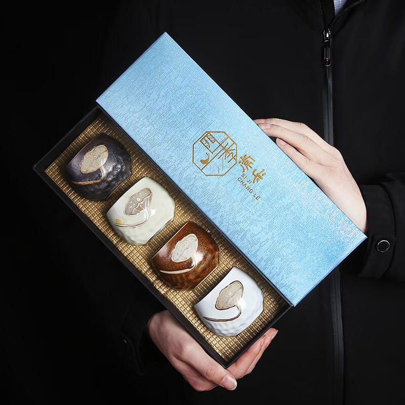 Чайный набор и чашки из цинской керамики в стиле «тушь и вода»