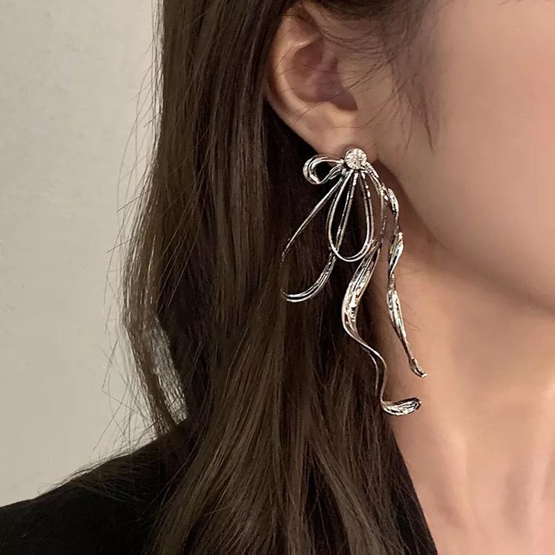 Metal Multilayers Big Bowknot Ribbon Long Drop Earring for Women Gold Color Simple Irregular Geometry Zircon Girlfriend Gift