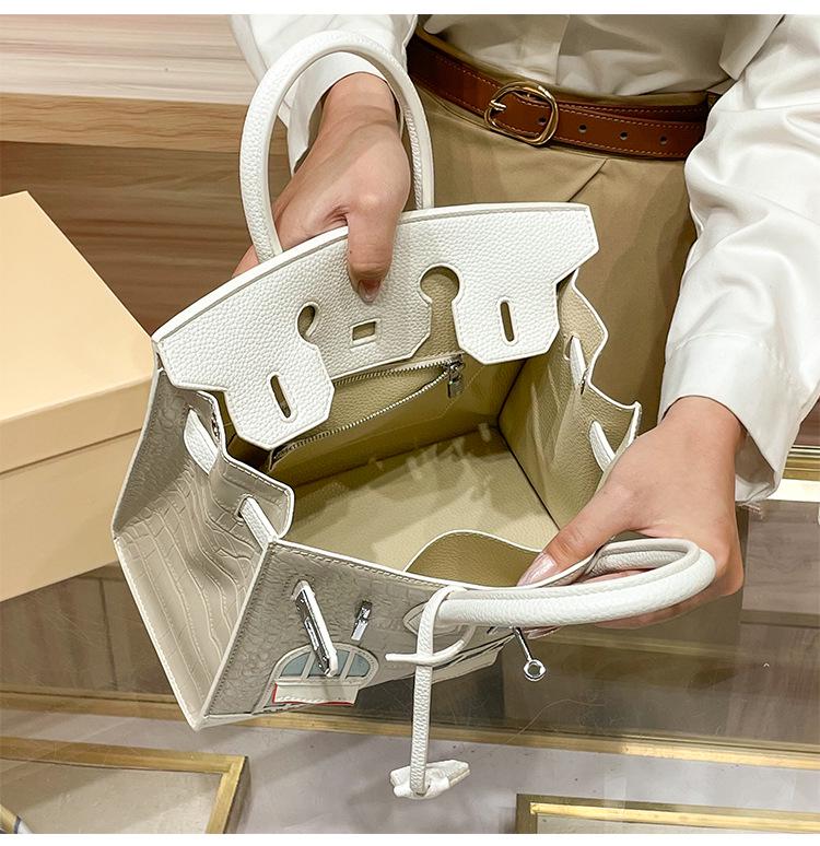 Платиновая женская сумка с крокодиловым узором и цветными блоками - европейская и американская мода