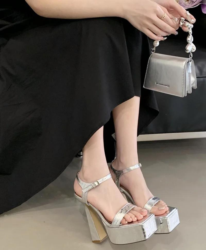 Модные женские сандалии с квадратным носком, ремешком на щиколотке, толстой подошвой, открытым носком, на очень высоком каблуке, шлепанцы, праздничная обувь для платья
