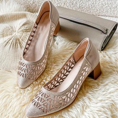 Мода 2025 Лето Новые Босоножки с Вырезами и Стразами Удобные Модные Дышащая Сетка Женские Одинарные