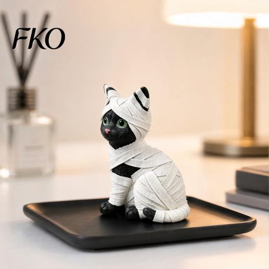 Horror-themed Decor Mummy Black Cat Resin Figurine, Halloween Kitten Statue with Big Eyes & Wrapped Bandages, Sculpture Cute Desk Shelf Ornament