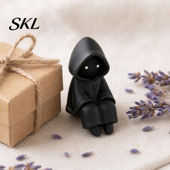 Halloween Ghost Statue 3D Printed Hooded Man Figurine, Spooky Shelf Aesthetic Room Decor Sitter, Party Desktop Decoration for Home Office PLA