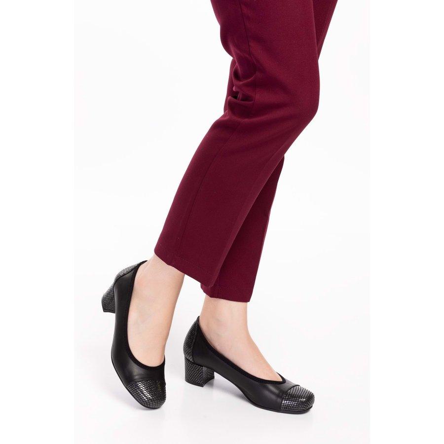 Женские классические туфли из натуральной кожи на массивном среднем каблуке