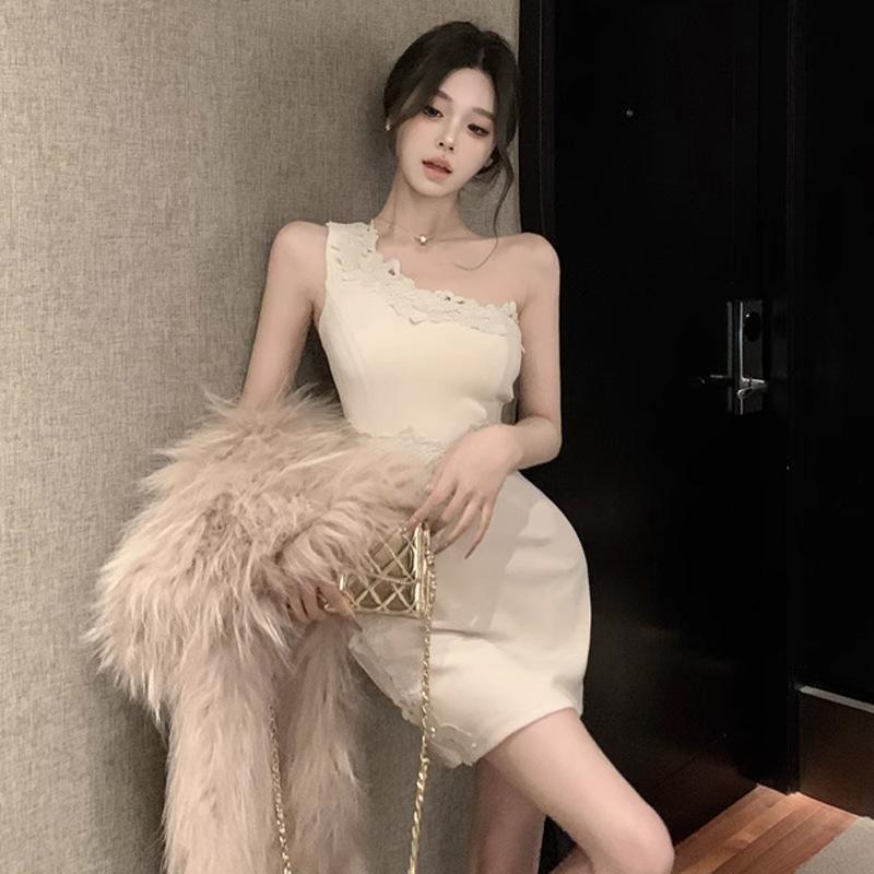 2025 мода новый женский темперамент знаменитость разрез плеча кружева сращивание тонкое платье