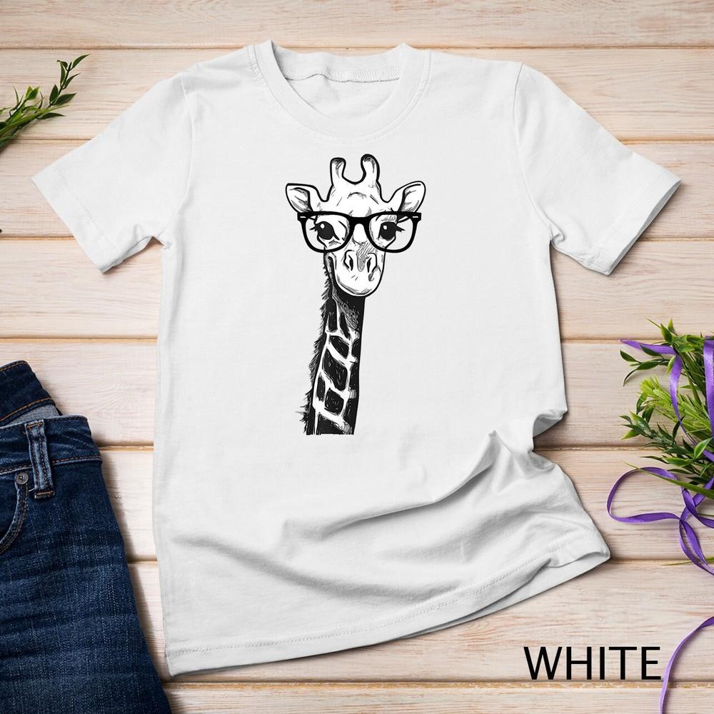 Giraffe with Glasses Gift for Zoo Animal Lovers Unisex T-shirt