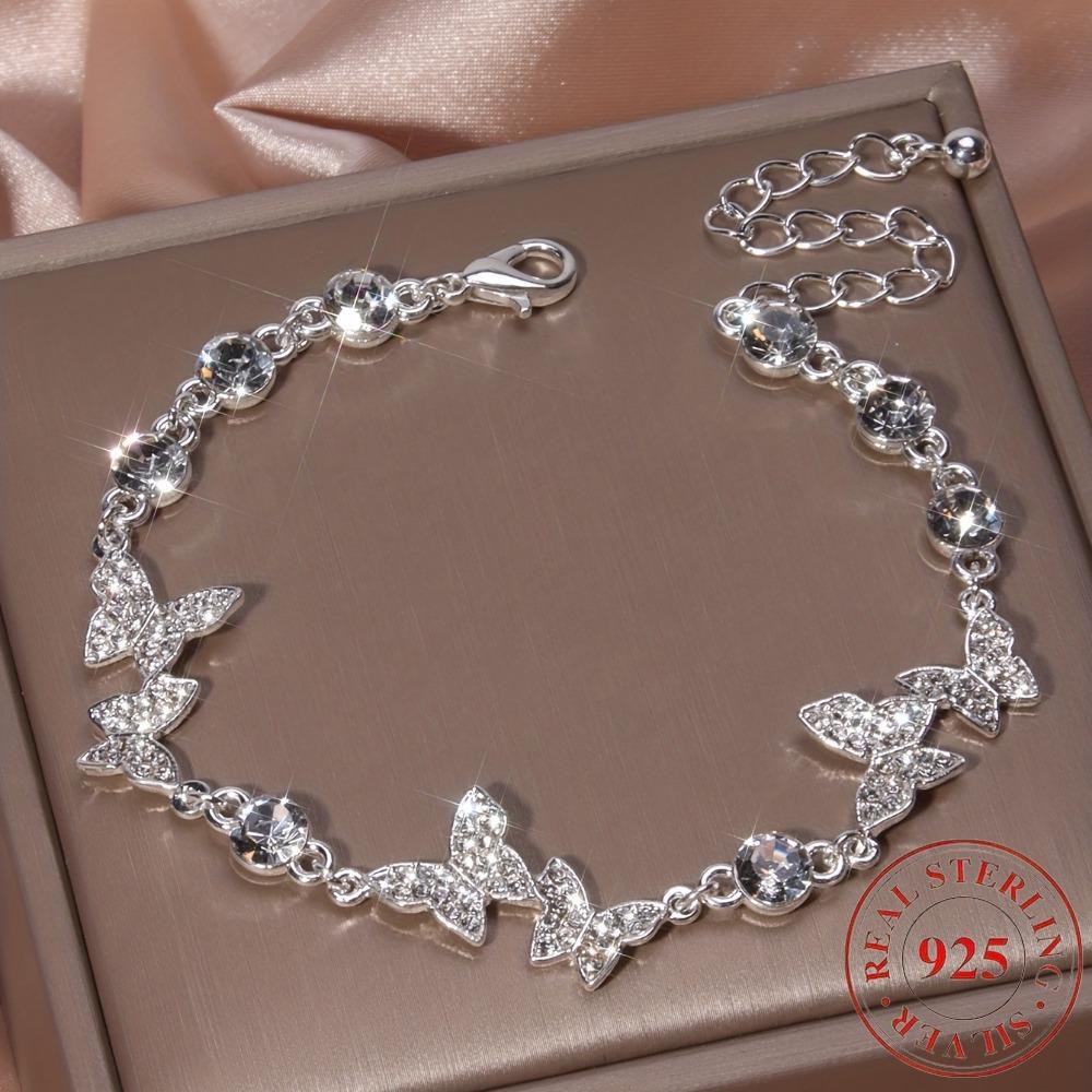 The butterfly bracelet is made of 925 sterling silver, a fashionable, luxurious and exquisite piece of jewelry that is perfect as a gift.