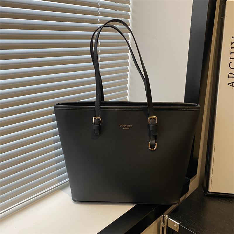 Stylish Black Tote Bag For Women With Large Capacity And Vintage Design Perfect For Daily Commuting