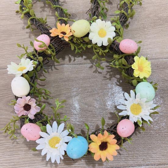 Пасхальный венок в форме маленького кролика, плетеный из ротанга, с пастельными яйцами и цветами для входной двери, для дома, для окна, на стену, весенний декор