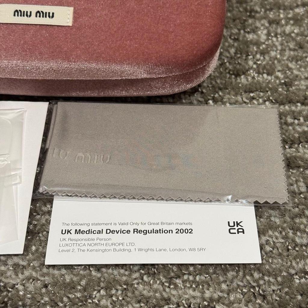 Б/у Оригинальные Солнцезащитные Очки Miu Miu Очки Очки MIU MIU VMU11X vau101 Очки Унисекс