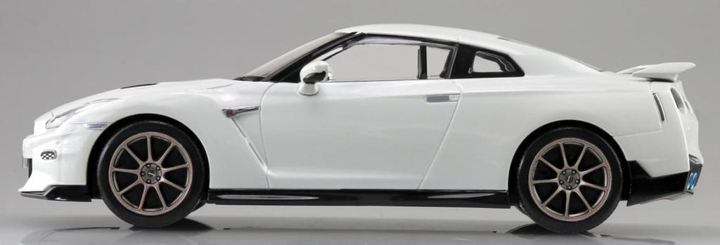 Aoshima Bunka Kyozai Масштаб Rakupla Snap Kit Nissan R35 NISSAN 2024 Brilliant White Pearl Пластиковая модель 1/32 № 03-BW GT-R (Автомобиль)