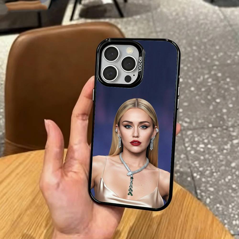 КРУТЫЕ Чехлы для телефона Miley Cyrus Для iPhone17,16,15,14,13,12,11 Plus,Pro Max Цветные Посеребренная Внутренняя Крышка