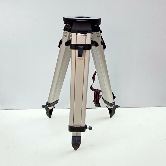 Алюминиевый штатив с автоматическим нивелиром, теодолитный тахеометр, измерительный прибор для съемки тахеометра
